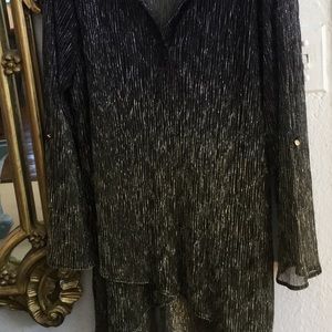 Frank Lyman tunic blouse  size M  2018 .